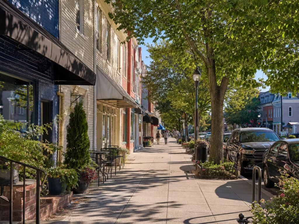 Mount Vernon Avenue The Avenue streetscape in Del Ray, Alexandria