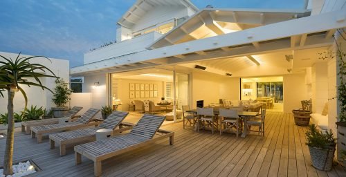 imgi_9_photo-1575517111478-7f6afd0973db